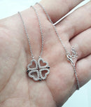 AMORÉA TRÉBOL — Collar Love con Caja Regalo